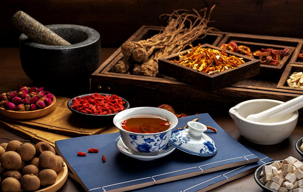 A Guide to Chinese Herbal Tea and Its Health Benefits